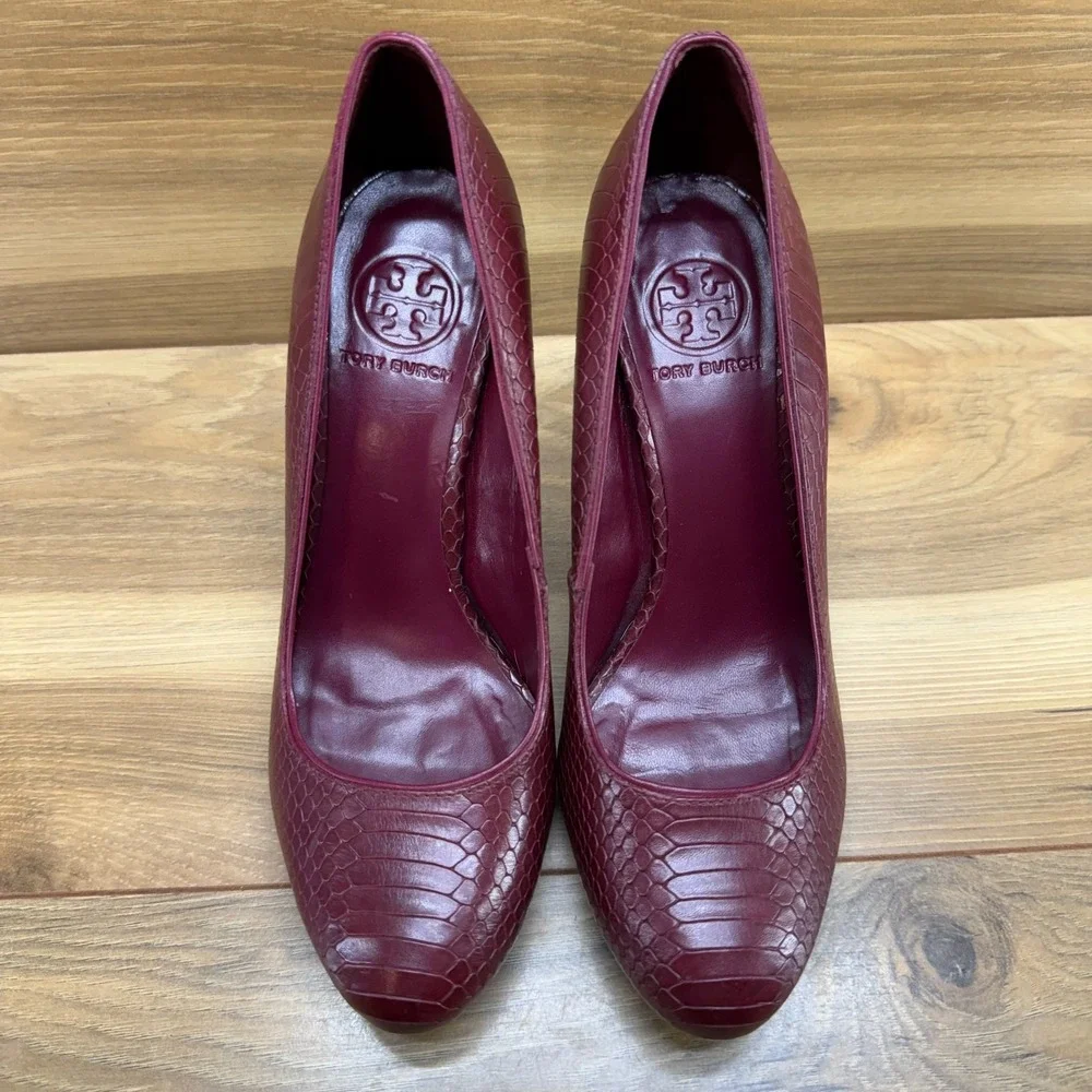 Tory Burch Red Snake Embossed Pumps 6.5 M Round‎ Toe Dressy Office Modern Heels